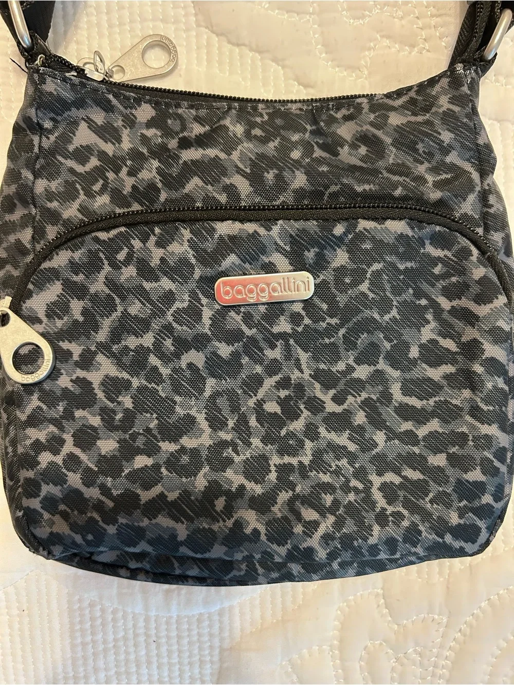 Baggallini Joey Bagg Mini Crossbody Black & Gray Cheetah Print / RFID Blocking